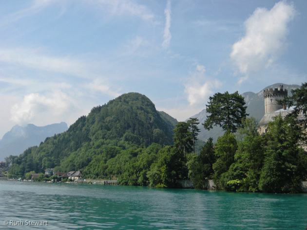 Lac d'Annecy, passing Duingt