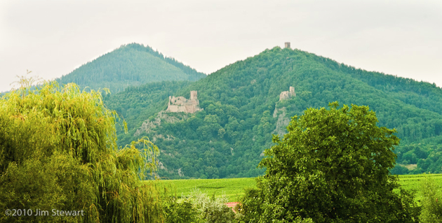 Ruined castles above Hunawihr