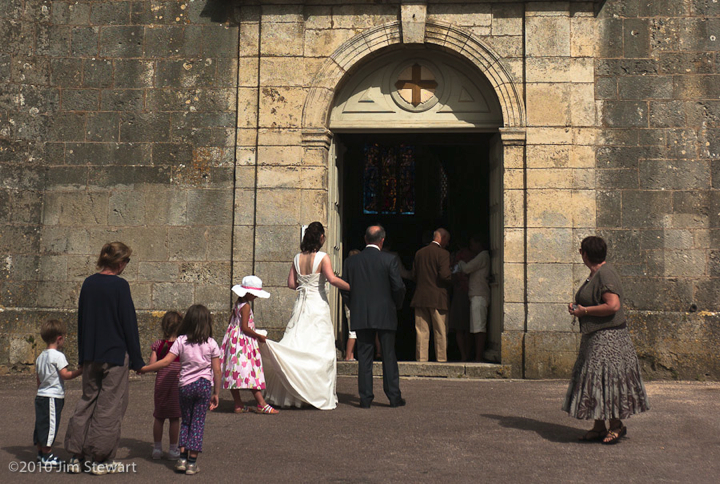 Wedding party in Flavigny